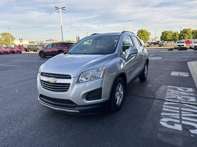 Photo of 2016 Silver Ice Metallic Chevrolet Trax