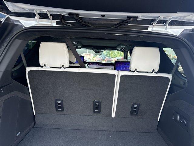 Photo of 2025 Crystal White Tricoat Cadillac Escalade