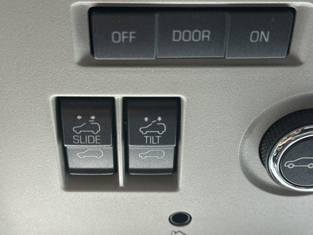 Photo of 2019 White Frost Tricoat GMC Yukon