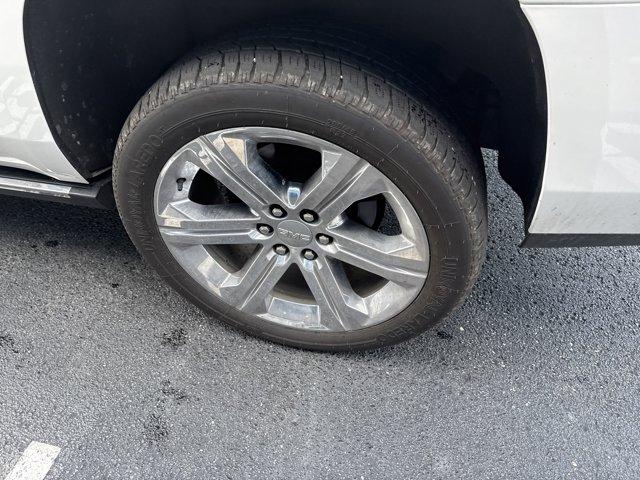 Photo of 2019 White Frost Tricoat GMC Yukon