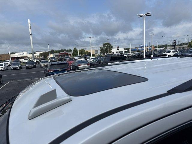 Photo of 2019 White Frost Tricoat GMC Yukon