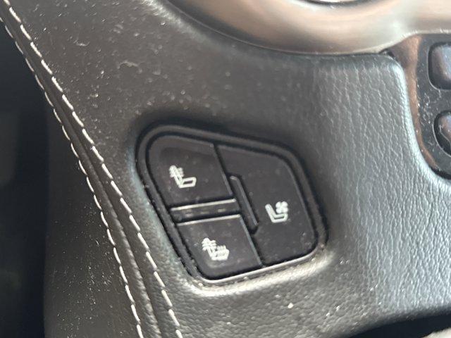 Photo of 2019 White Frost Tricoat GMC Yukon