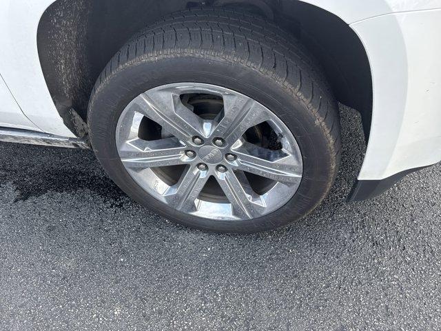 Photo of 2019 White Frost Tricoat GMC Yukon