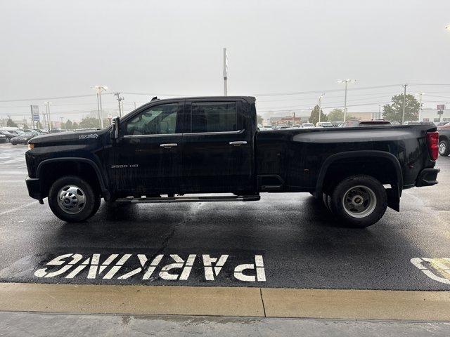 Photo of 2022 Black Chevrolet Silverado 3500
