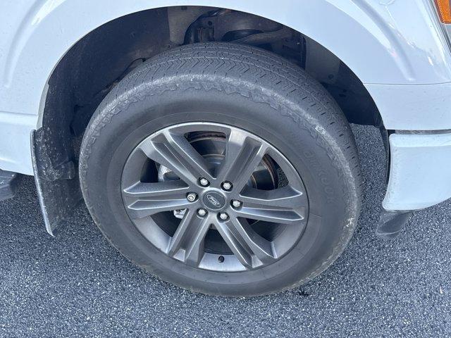 Photo of 2022 White Metallic Ford F-150