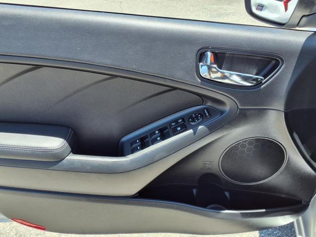 Photo of 2016 Silky Silver Kia Forte