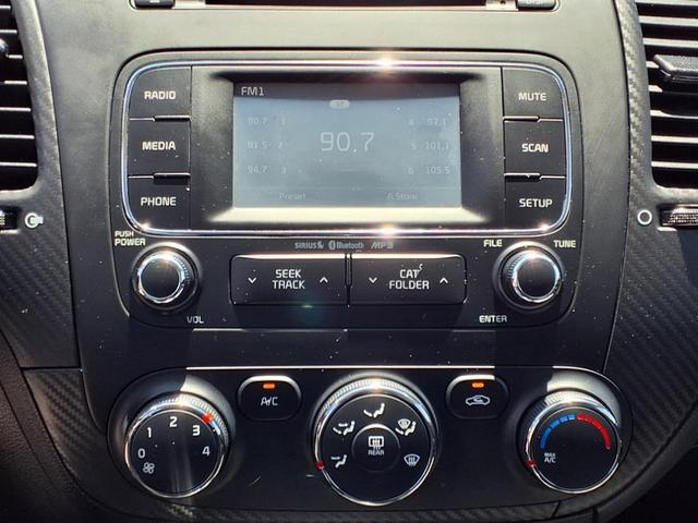 Photo of 2016 Silky Silver Kia Forte