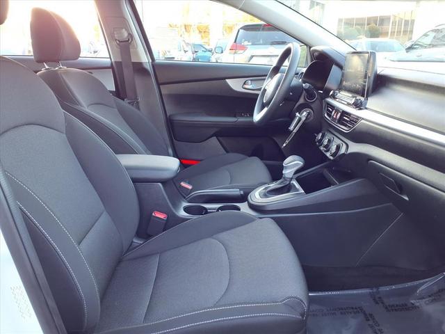 Photo of 2023 Snow White Pearl Kia Forte