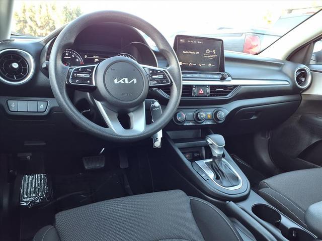 Photo of 2023 Snow White Pearl Kia Forte