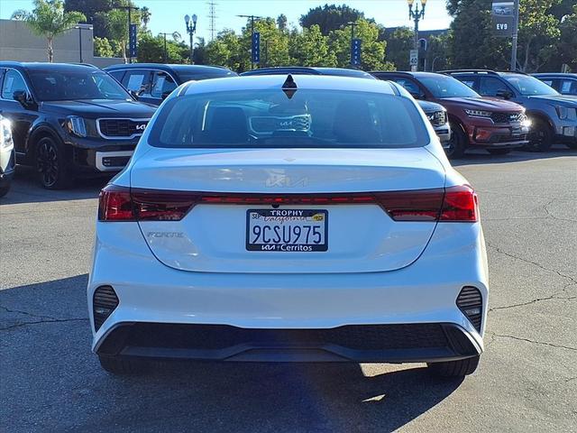 Photo of 2023 Snow White Pearl Kia Forte