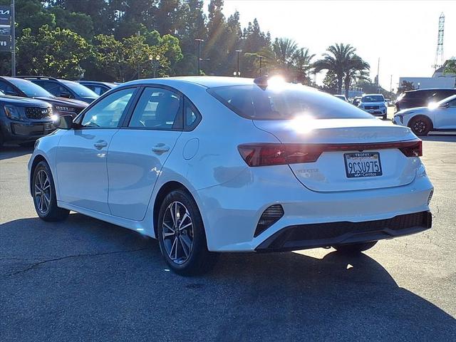 Photo of 2023 Snow White Pearl Kia Forte