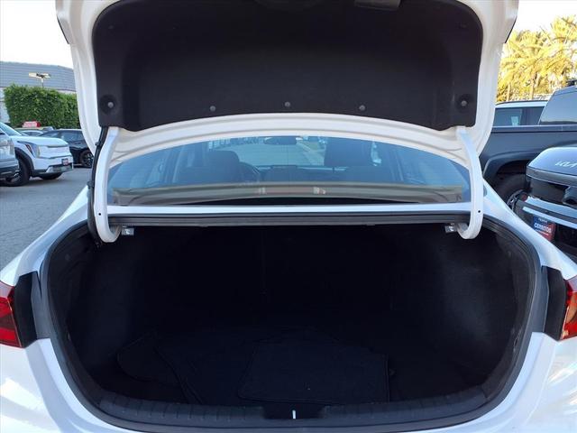 Photo of 2023 Snow White Pearl Kia Forte