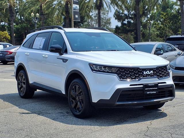 Photo of 2022 Glacial White Pearl Kia Sorento