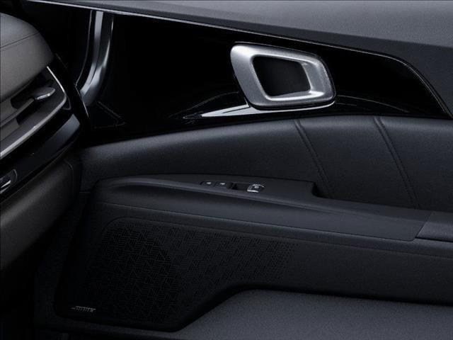 Photo of 2025 Aurora Black Pearl Kia Carnival Hybrid