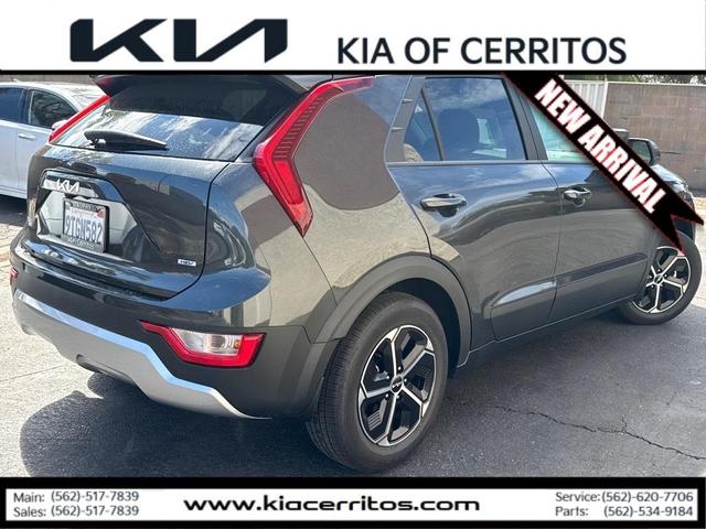 Photo of 2025 Interstellar Gray Kia Niro
