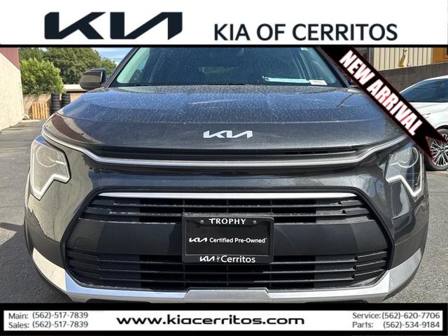 Photo of 2025 Interstellar Gray Kia Niro
