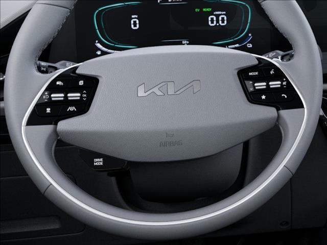 Photo of 2025 Cityscape Green Kia Niro