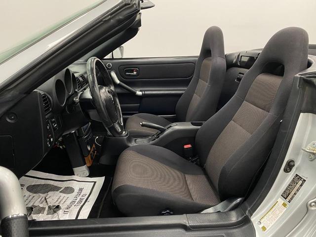 Photo of 2004 Phantom Gray Pearl Toyota MR2