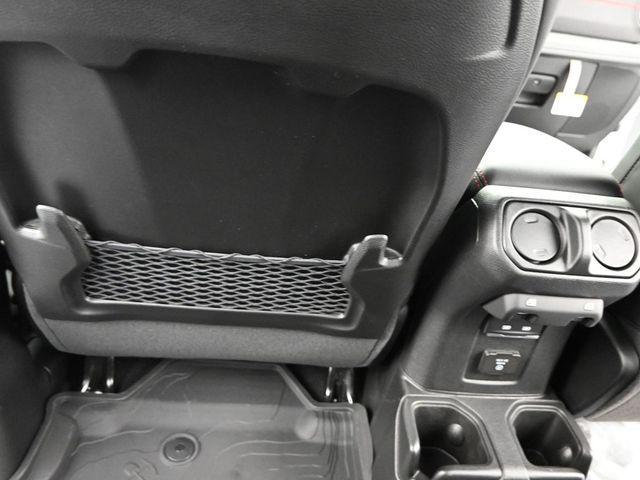 Photo of 2025 Bright White Clearcoat Jeep Gladiator