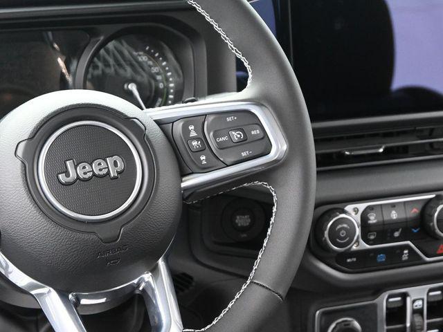Photo of 2025 Bright White Clearcoat Jeep Wrangler