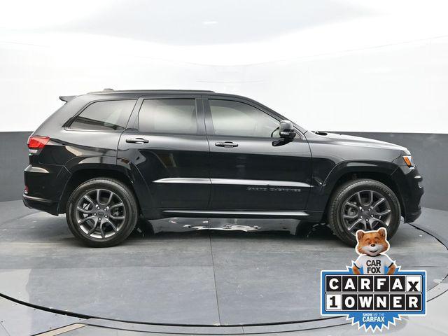Photo of 2021 Diamond Black Crystal Pearlcoat Jeep Grand Cherokee