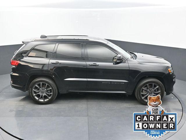 Photo of 2021 Diamond Black Crystal Pearlcoat Jeep Grand Cherokee