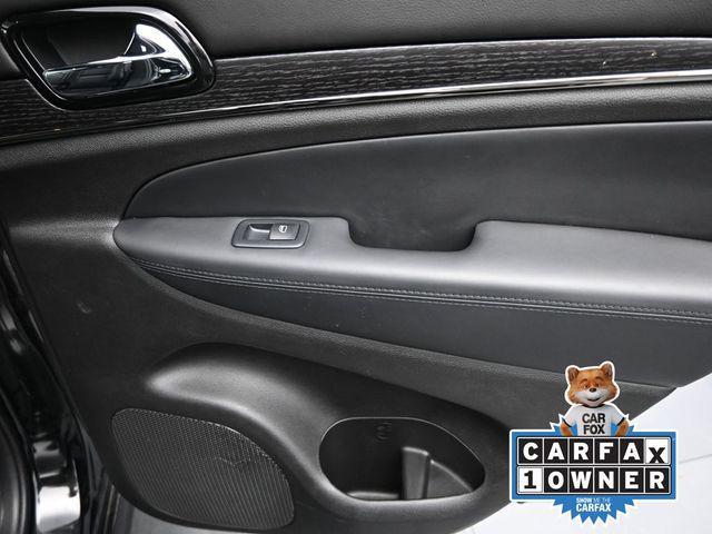 Photo of 2021 Diamond Black Crystal Pearlcoat Jeep Grand Cherokee