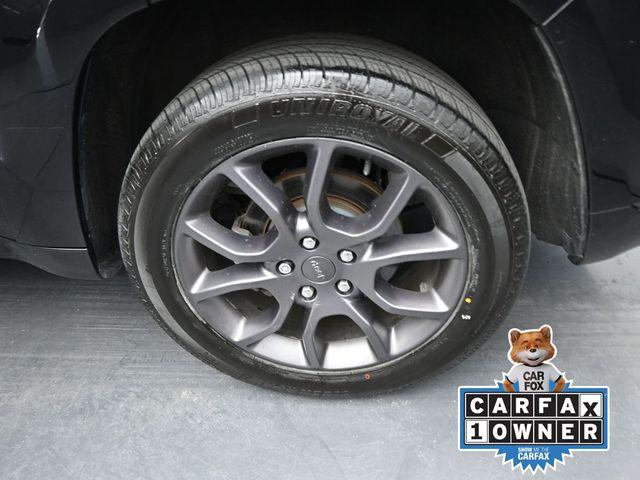 Photo of 2021 Diamond Black Crystal Pearlcoat Jeep Grand Cherokee
