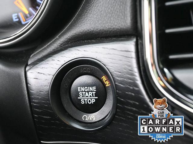 Photo of 2021 Diamond Black Crystal Pearlcoat Jeep Grand Cherokee