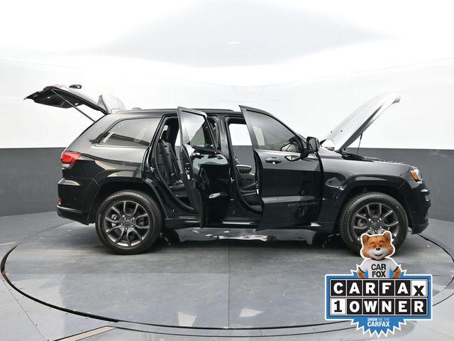 Photo of 2021 Diamond Black Crystal Pearlcoat Jeep Grand Cherokee