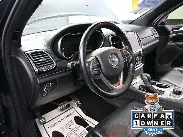 Photo of 2021 Diamond Black Crystal Pearlcoat Jeep Grand Cherokee