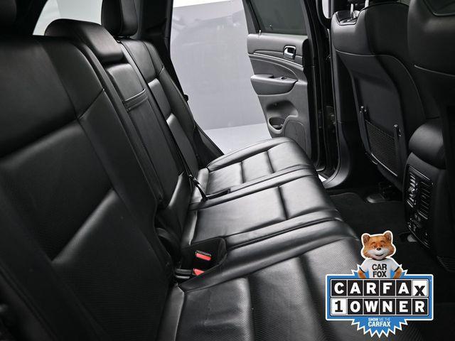 Photo of 2021 Diamond Black Crystal Pearlcoat Jeep Grand Cherokee