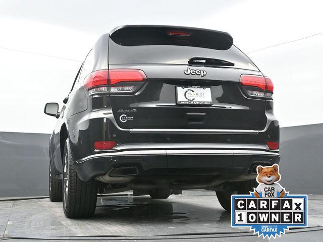 Photo of 2021 Diamond Black Crystal Pearlcoat Jeep Grand Cherokee