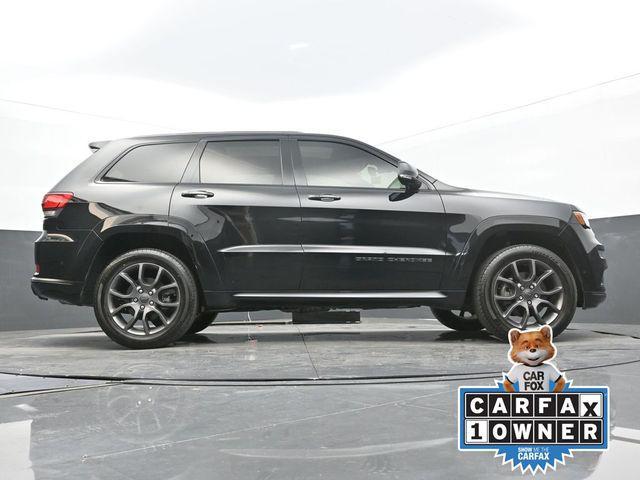 Photo of 2021 Diamond Black Crystal Pearlcoat Jeep Grand Cherokee