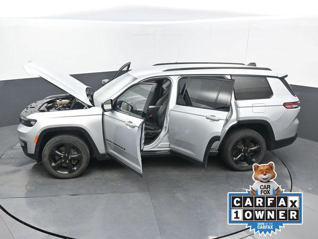 Photo of 2021 Silver Zynith Jeep Grand Cherokee L