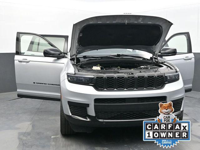 Photo of 2021 Silver Zynith Jeep Grand Cherokee L