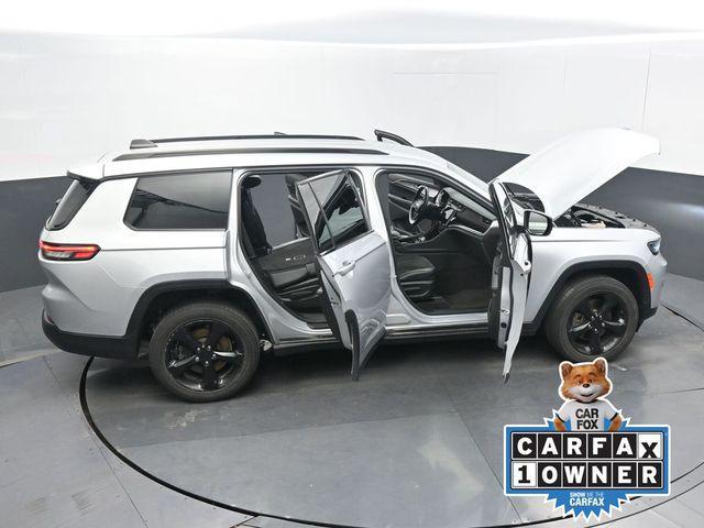 Photo of 2021 Silver Zynith Jeep Grand Cherokee L