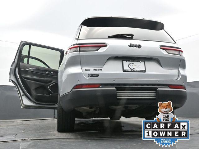 Photo of 2021 Silver Zynith Jeep Grand Cherokee L
