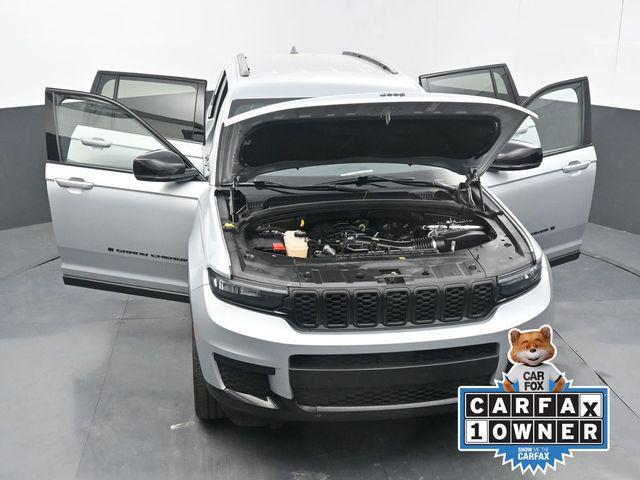 Photo of 2021 Silver Zynith Jeep Grand Cherokee L