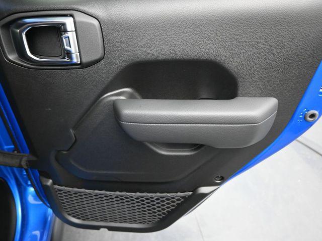 Photo of 2025 Hydro Blue Pearlcoat Jeep Gladiator