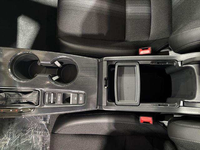 Photo of 2025 Platinum White Pearl Honda Civic