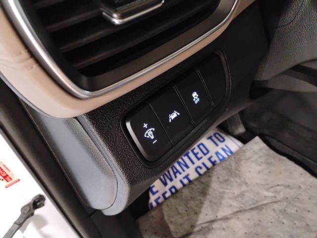 Photo of 2020 Quartz White Hyundai SANTA FE