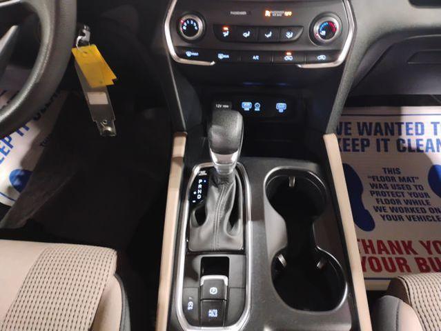 Photo of 2020 Quartz White Hyundai SANTA FE