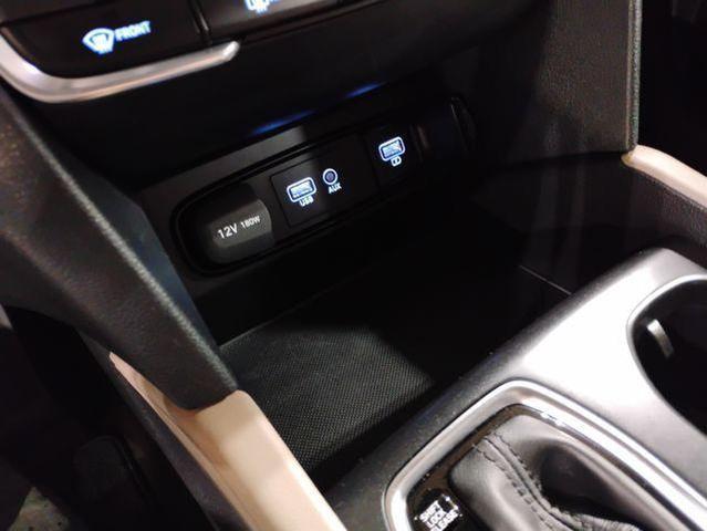 Photo of 2020 Quartz White Hyundai SANTA FE