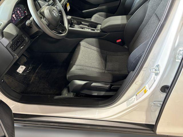 Photo of 2025 Platinum White Pearl Honda Accord