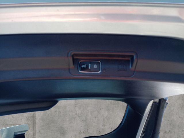 Photo of 2021 Silver Ford Explorer