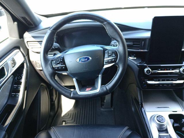 Photo of 2021 Silver Ford Explorer
