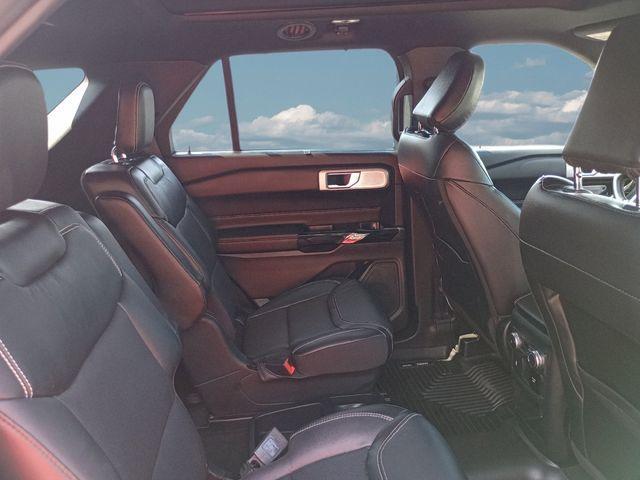 Photo of 2021 Silver Ford Explorer