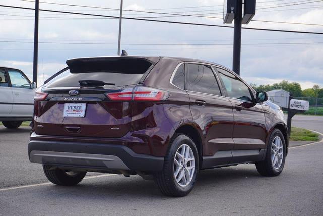 Photo of 2021 Burgundy Velvet Metallic Tinted Clearcoat Ford Edge