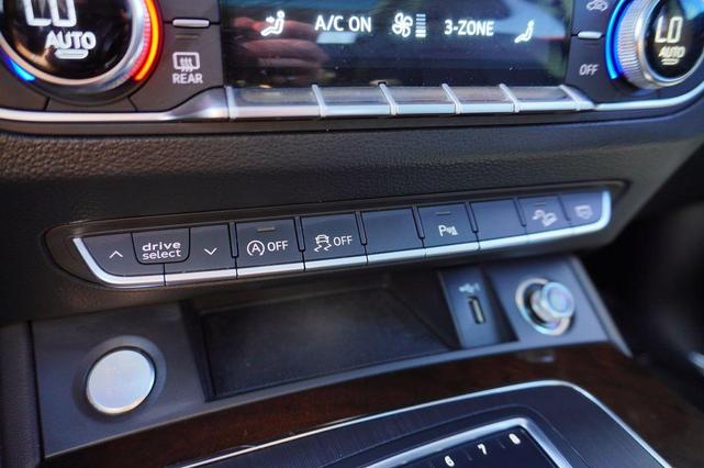Photo of 2019 Ibis White Audi Q5